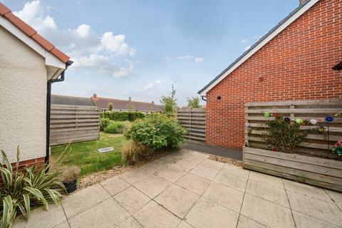 2 bedroom semi-detached bungalow for sale, Hawthorne Road, Humberston, Grimsby, Lincolnshire, DN36