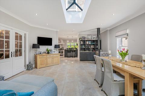 6 Hazel Grove, Kingwood, Henley-on-thames, RG9 5NH