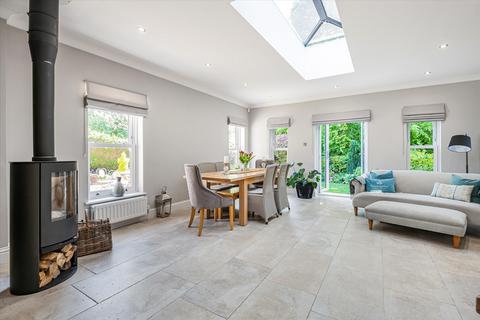 6 Hazel Grove, Kingwood, Henley-on-thames, RG9 5NH