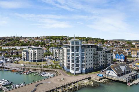 2 bedroom flat for sale, West Quay, Newhaven
