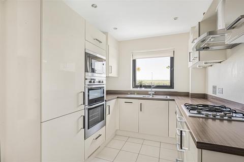 2 bedroom flat for sale, West Quay, Newhaven