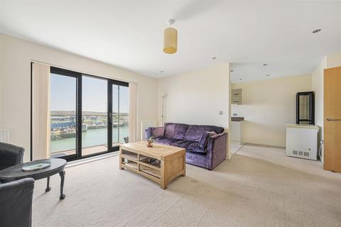 2 bedroom flat for sale, West Quay, Newhaven