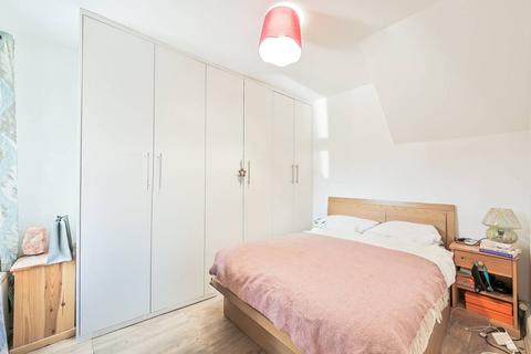 2 bedroom flat to rent, Sumatra Road, West Hampstead, London, NW6