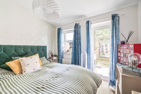 2 bedroom flat to rent, Sumatra Road, West Hampstead, London, NW6