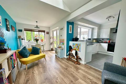 4 bedroom detached house for sale, Trumpsgreen Road, VIRGINIA WATER GU25