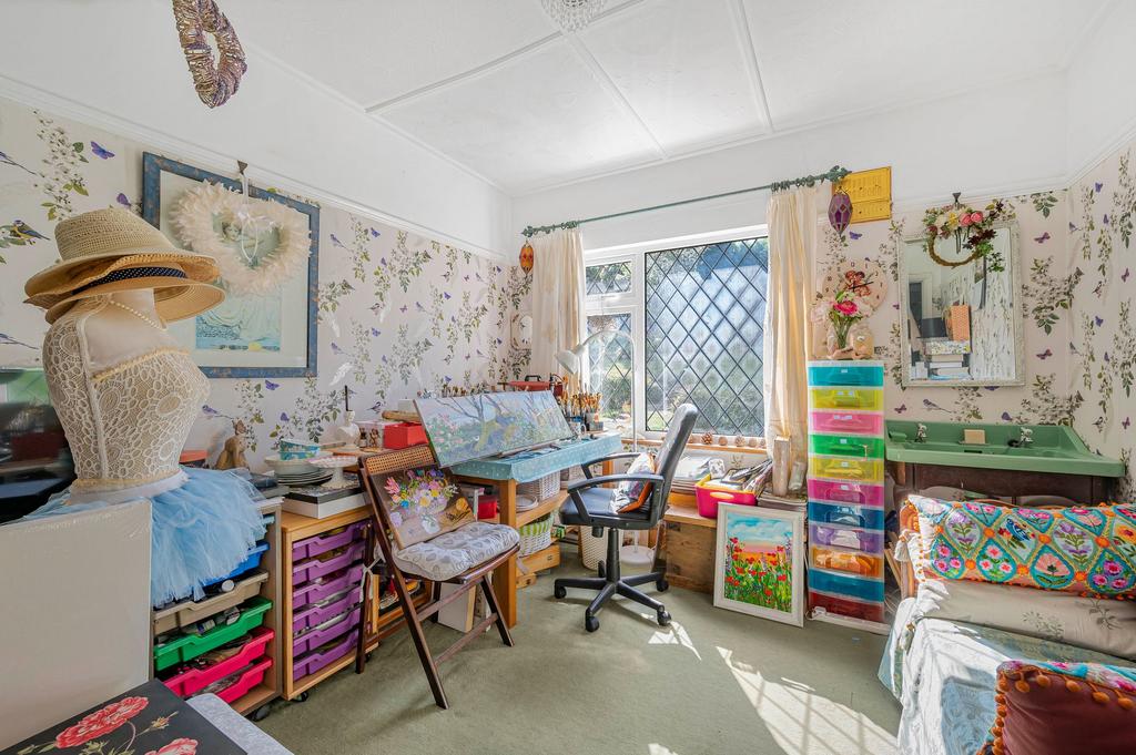 Bedroom 6/Studio