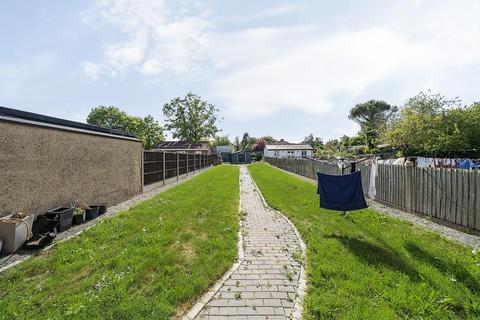 82 Alicia Gardens, Harrow, HA3 8JE