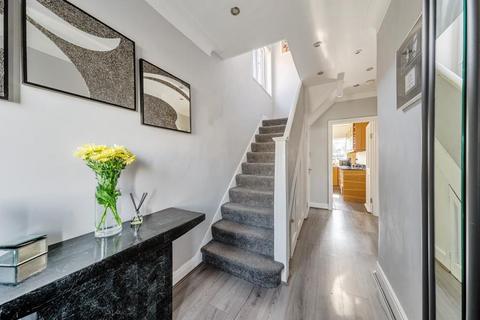 82 Alicia Gardens, Harrow, HA3 8JE