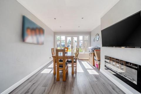 82 Alicia Gardens, Harrow, HA3 8JE