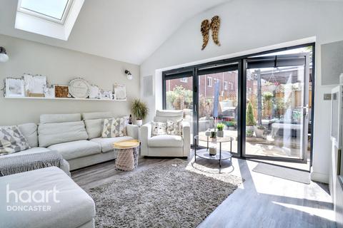 53 Cavalier Court, Balby, Doncaster, DN4 8TW