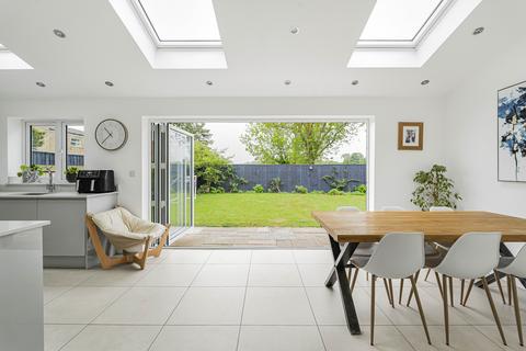 33 Queens Close, Harston, Cambridge, CB22 7QW