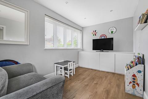 33 Queens Close, Harston, Cambridge, CB22 7QW