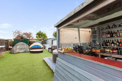 2 Carlton Villas, New Holland, Barrow-upon-humber, DN19 7QP
