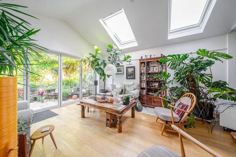 202 Whyteleafe Road, Caterham, CR3 5ED