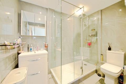 2 bedroom flat to rent, Glebelands Close, London, N12