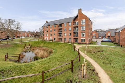 2 bedroom apartment for sale, Garrett Crescent, Ottershaw, Surrey, KT16