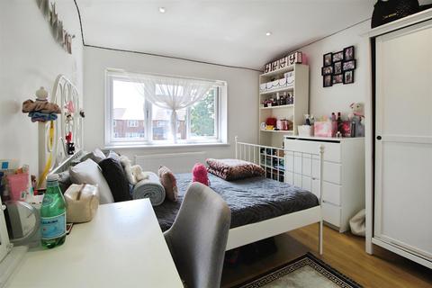 3 bedroom terraced house for sale, Goodwin Road, Slough
