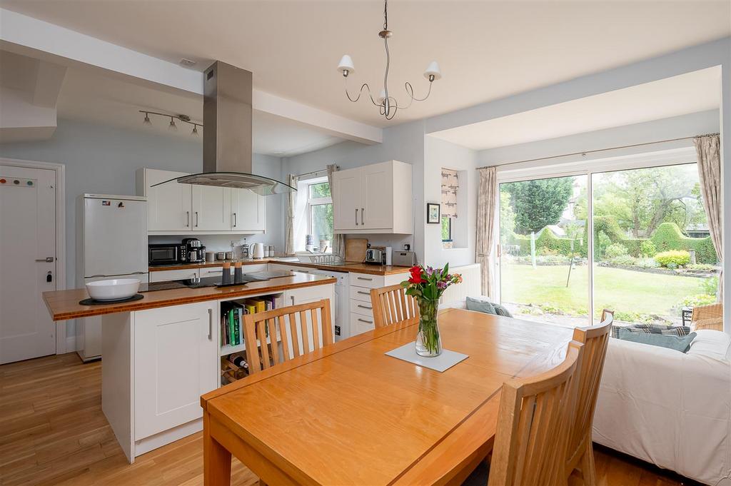 Kitchen diner