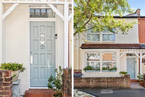 Oxford Gardens, London, W4