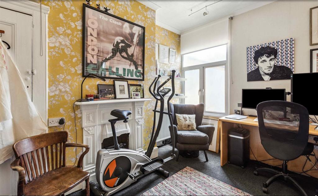 Oxford Gardens, W4 - FOR SALE