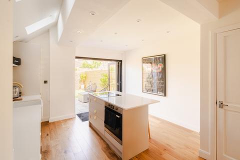 82 Elmdale Road, Bedminster, Bristol, BS3 3JD