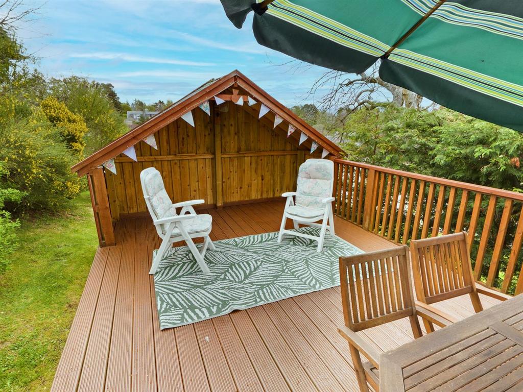 Dunmhor House Decking-1(1).png