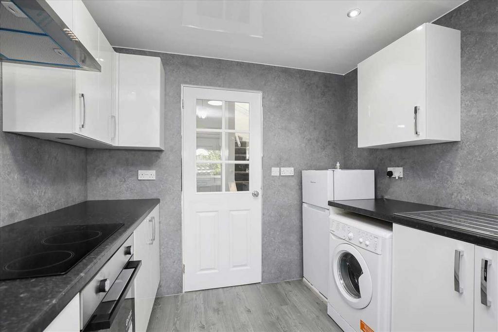 Kitchen (2)