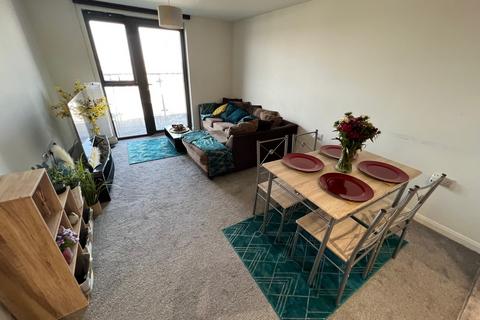 2 bedroom apartment to rent, Carlton House, Ilford IG1