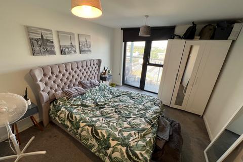 2 bedroom apartment to rent, Carlton House, Ilford IG1