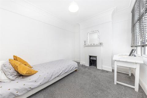 2 bedroom flat for sale, High Street, Teddington TW11