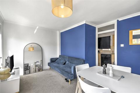 1 bedroom flat for sale, Larch Close, London, SW12
