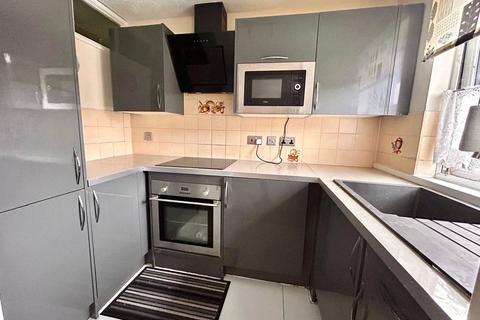 1 bedroom apartment for sale, Portland Close, Romford, RM6