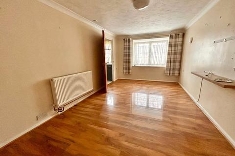 1 bedroom apartment for sale, Portland Close, Romford, RM6