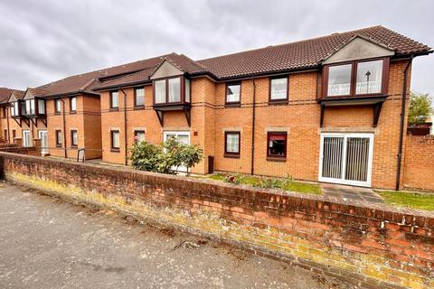 1 bedroom apartment for sale, Portland Close, Romford, RM6