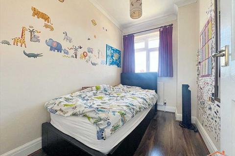 15 Westleigh Gardens, Edgware, HA8 5SQ