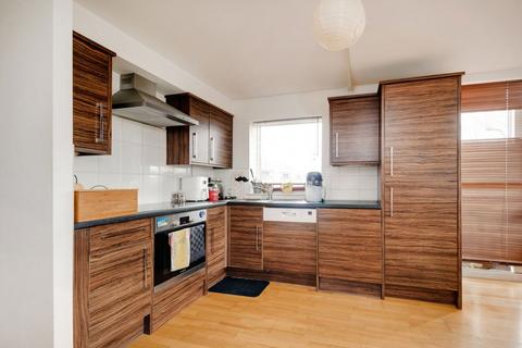 2 bedroom flat for sale, Bevington Road, London W10
