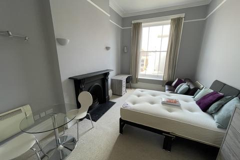 Studio to rent, Cotham Hill, Bristol BS6