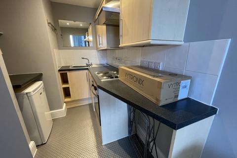 Studio to rent, Cotham Hill, Bristol BS6