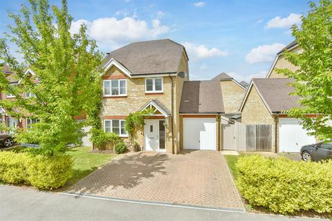 3 bedroom detached house for sale, Eveas Drive, Sittingbourne ME10