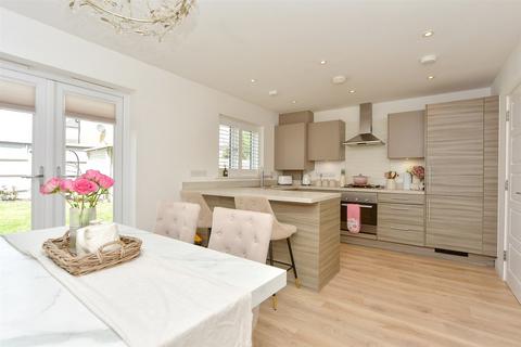 3 bedroom detached house for sale, Eveas Drive, Sittingbourne ME10