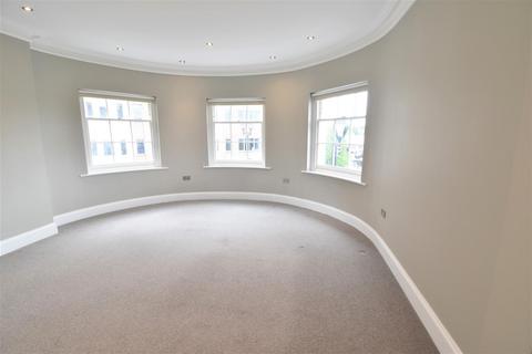 2 bedroom apartment to rent, Claremont Road, Surbiton