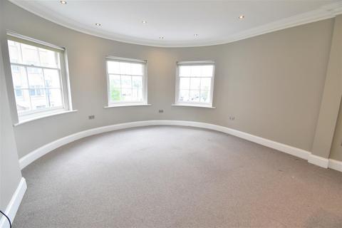 2 bedroom apartment to rent, Claremont Road, Surbiton