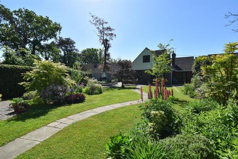 4 bedroom detached bungalow for sale, Butchers Lane, Hastings TN35