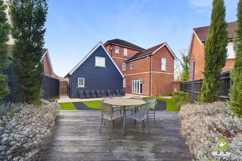 8 Doric Avenue, Chineham, Basingstoke, RG24 8NW