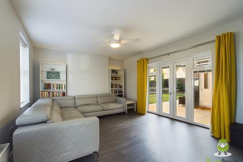 8 Doric Avenue, Chineham, Basingstoke, RG24 8NW