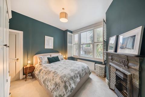 116 Replingham Road, London, SW18 5LN