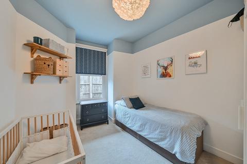 116 Replingham Road, London, SW18 5LN