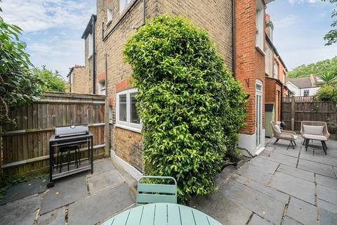 116 Replingham Road, London, SW18 5LN