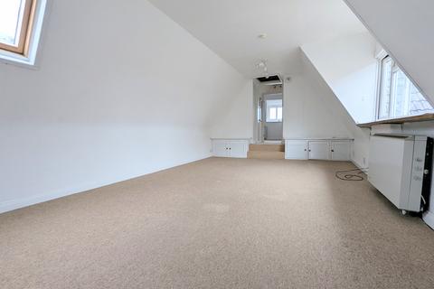 undefined, Flat 7, 21 The Causeway, Chippenham, Wiltshire SN15 3DB