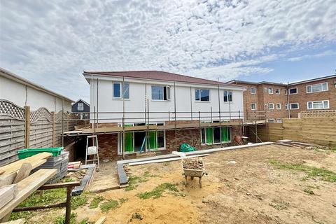 4 bedroom semi-detached house for sale, Steyning Avenue, Peacehaven